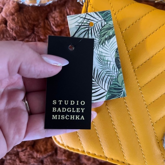 Purse - Picture 2 of 5